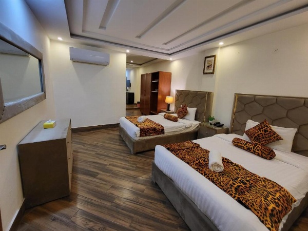 Grand Millennium Hotel image 25